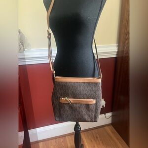Michael Kors Morgan Messenger Crossbody.